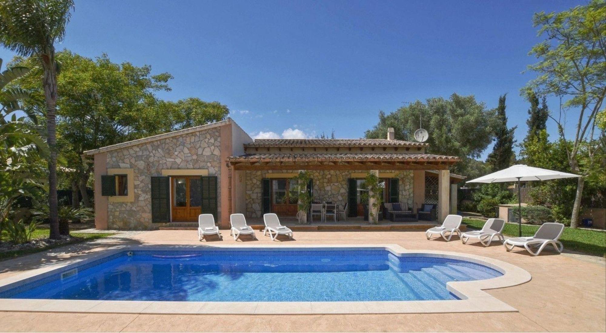 Moderne Mit Privatem Pool In Ferienhaus Crestatx