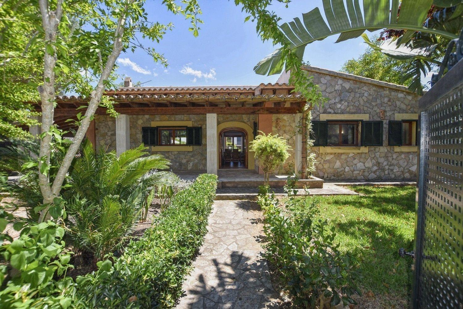 Ferienhaus Moderne Mit Privatem Pool In *